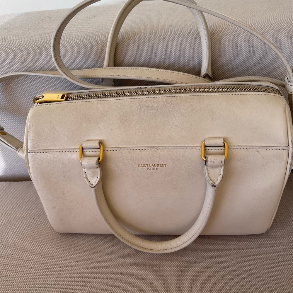 Saint Laurent Paris . Very nice size! For everything and everyday.